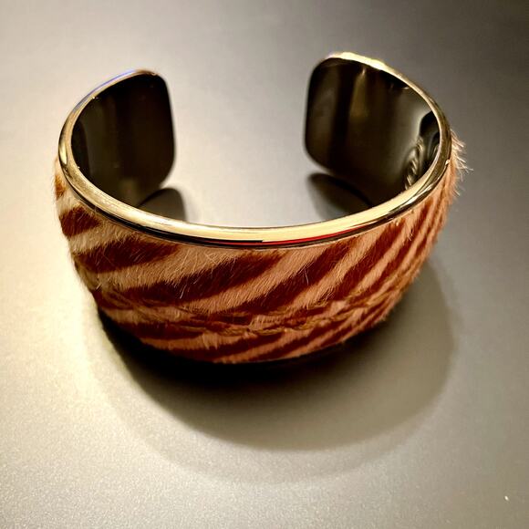 🎊HP🎊Tod's Calf Hair Silver Tone Cuff Bracelet - Picture 4 of 8